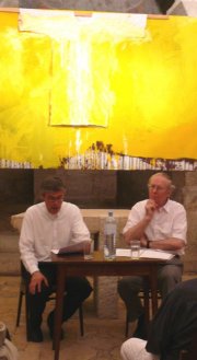 Pfarrer Richard Posch und Pfarrer i.R. Klaus Heine  Kunst im Karner