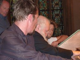AUFERSTEHUNG - Dionysos oder Christus ? Hermann Nitsch improvisiert an der Walcker-Orgel in St. Othmar © Kunst im Karner