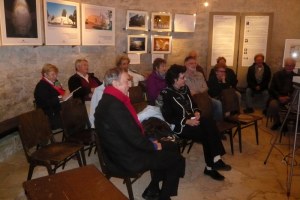 Heilige Rume? - Moderne Sakralbauten / Vortrag Musikalische Klangrume - Zur Friedenkirche in Waidhofen an der Thaya, mit Makis Efthymios Warlamis  Kunst im Karner