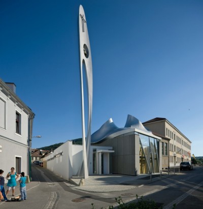 Martin Luther-Kirche in Hainburg / Coop Himmelb(l)au  Foto: Duccio Malagamba