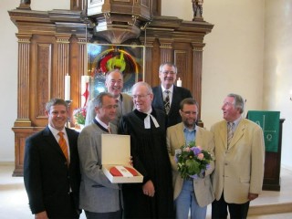 Klaus Heine beim Festgootesdienst zu seinem 70. Geburtstag: (v.l.n.r.) Pfarrer Markus Lintner, Brgermeister Hans Stefan Hintner, GR Lindebner, Pfarrer i.R. Klaus Heine, Vizebrgermeister Ferdinand Rubel, Vizebrgermeister Gerhard Wannenmacher & Altbrgermeister Harald Lowatschek  Bild & Foto: Evangelische Pfarrgemeinde Mdling