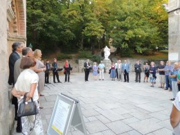 Vernissage WASSER DES LEBENS - mit einer Rauminstallation von Helga Cmelka © Kunst im Karner