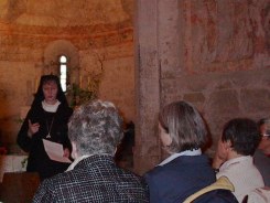 "Gelebte Spiritualitt" - Gesprchsabend mit Sr. Mirjam, btissin des Zisterzienserinnenklosters Marienkron  Kunst im Karner - St. Othmar